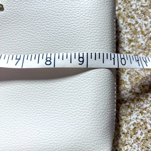 Karl Lagerfeld White leather Crossbody Bag - Picture 7 of 11